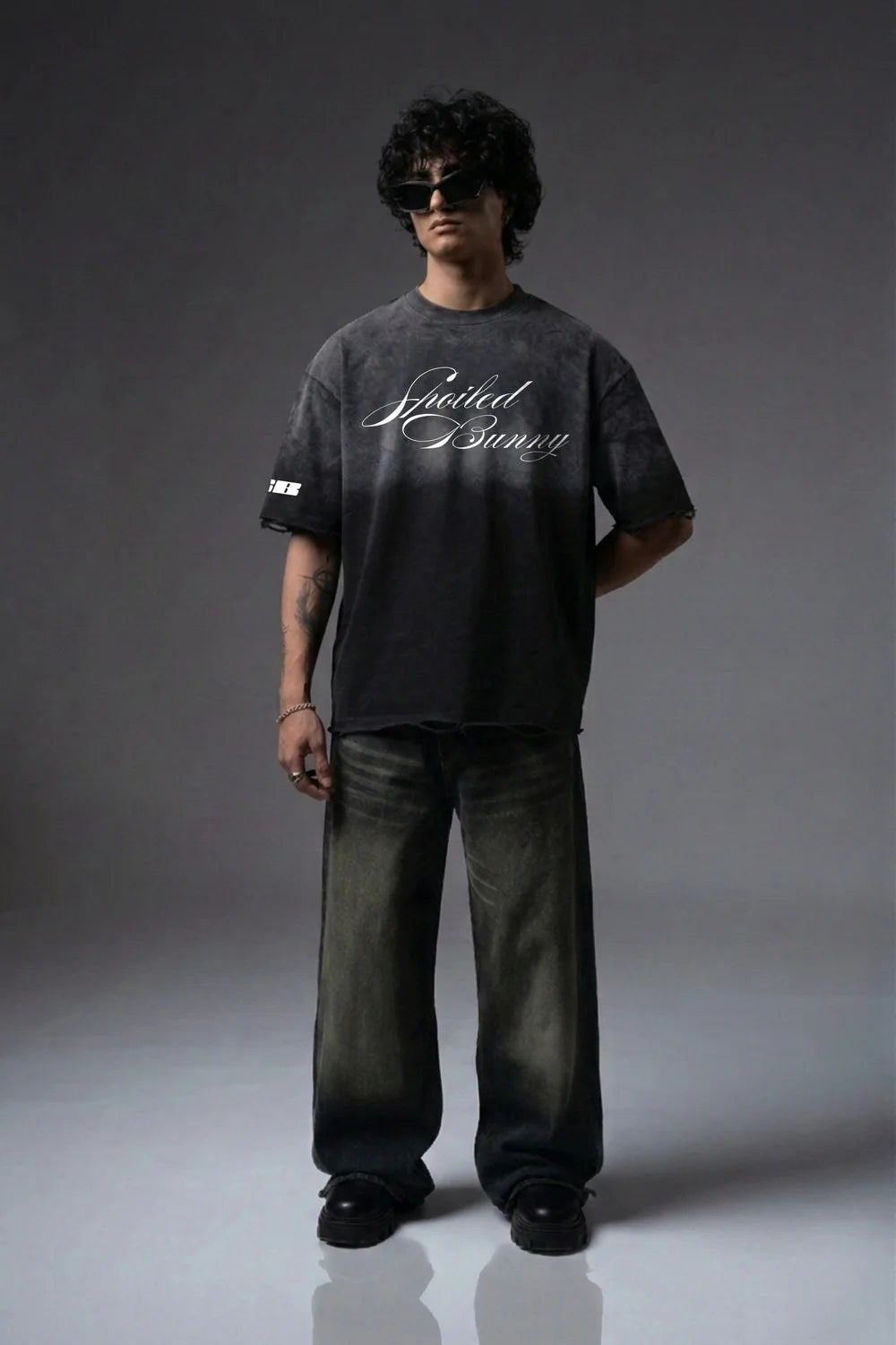 ALL EYES OVERSIZED TEE
