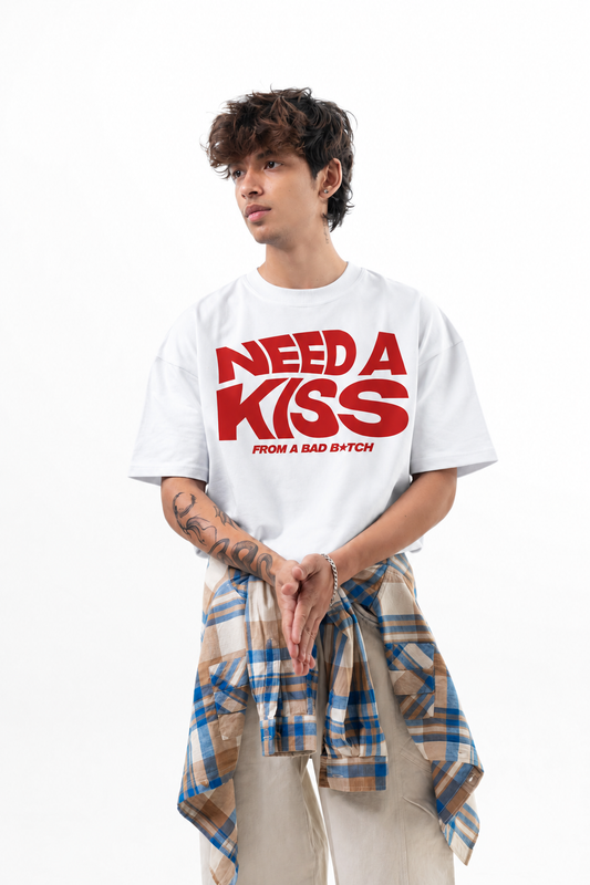 Need a Kiss Oversized TEE