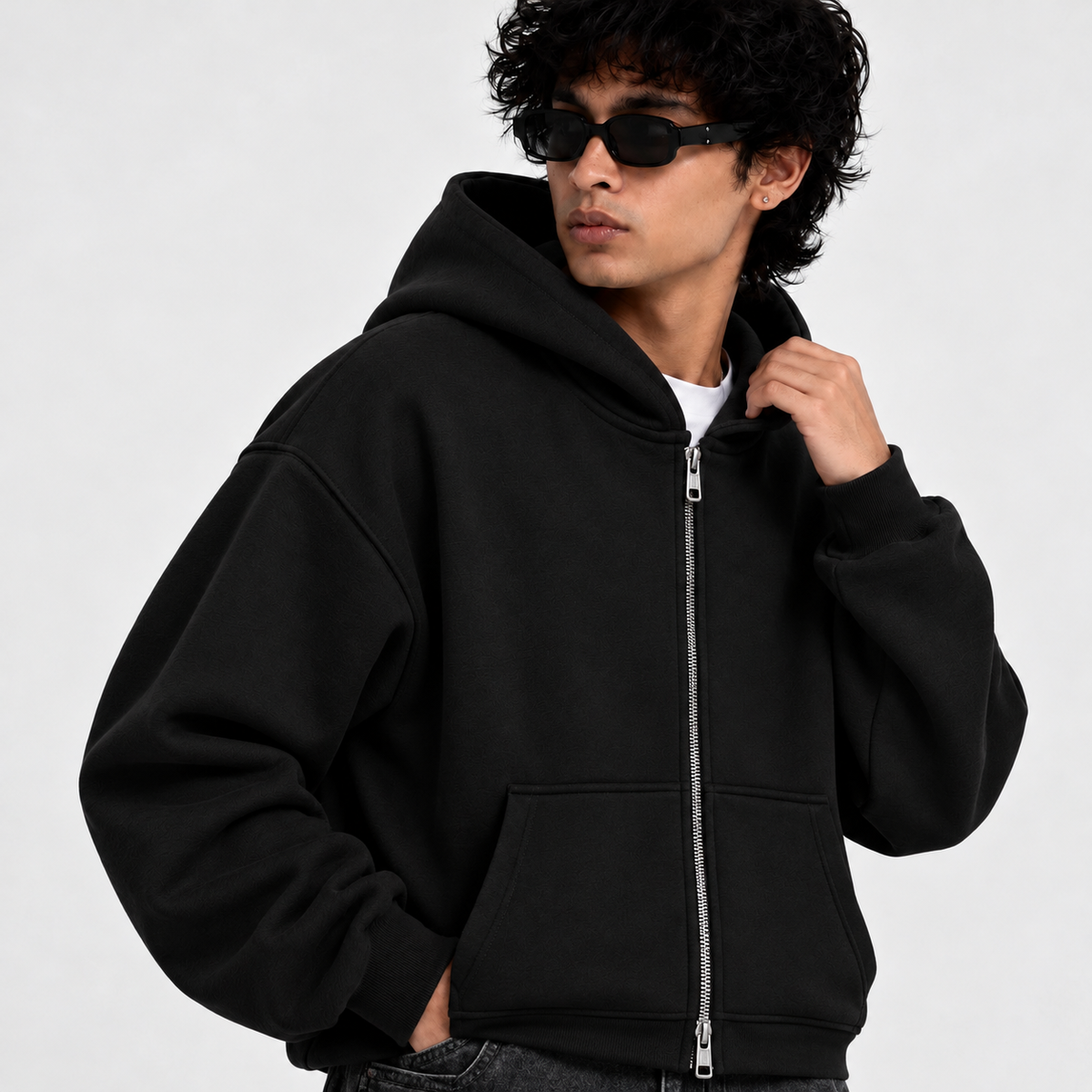 BLACK ZIPPER HOODIE
