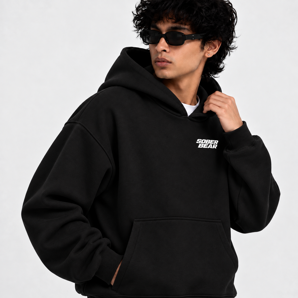 BLACK BASIC HOODIE