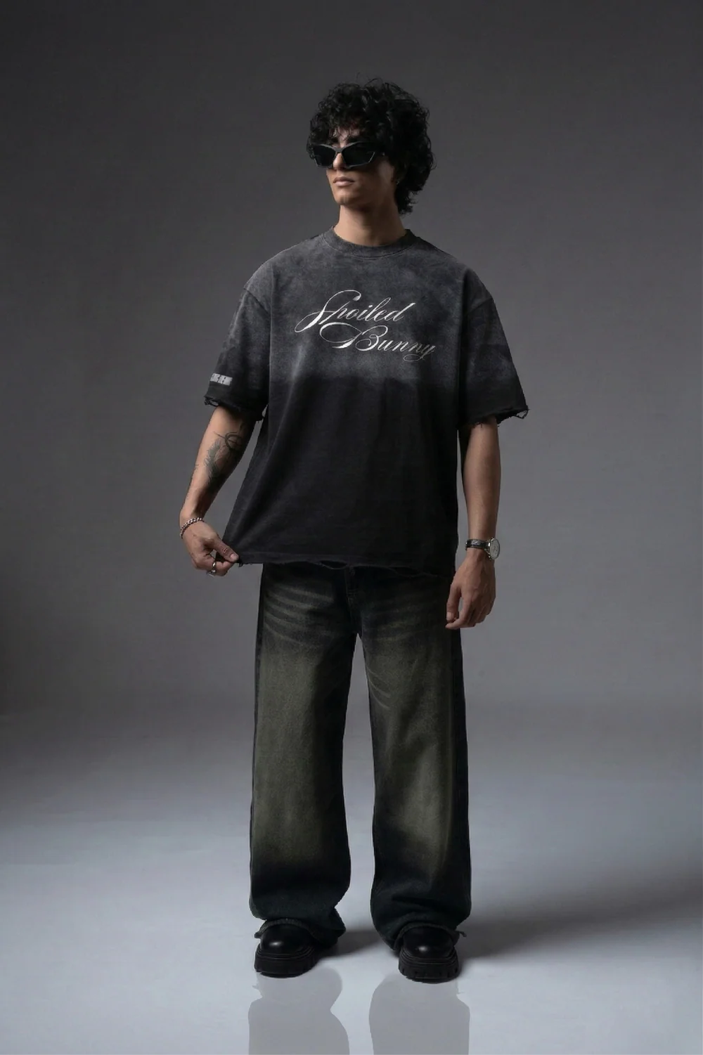 ALL EYES OVERSIZED TEE