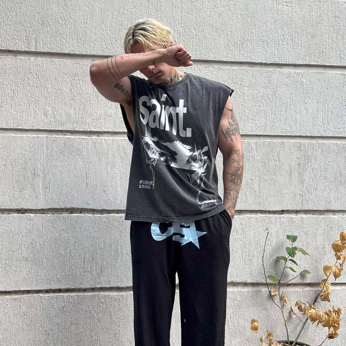 SAINT VEST